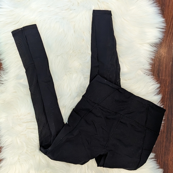 Victoria's Secret Sport Knockout Mesh Leggings Black with Side Pockets - Picture 2 of 2